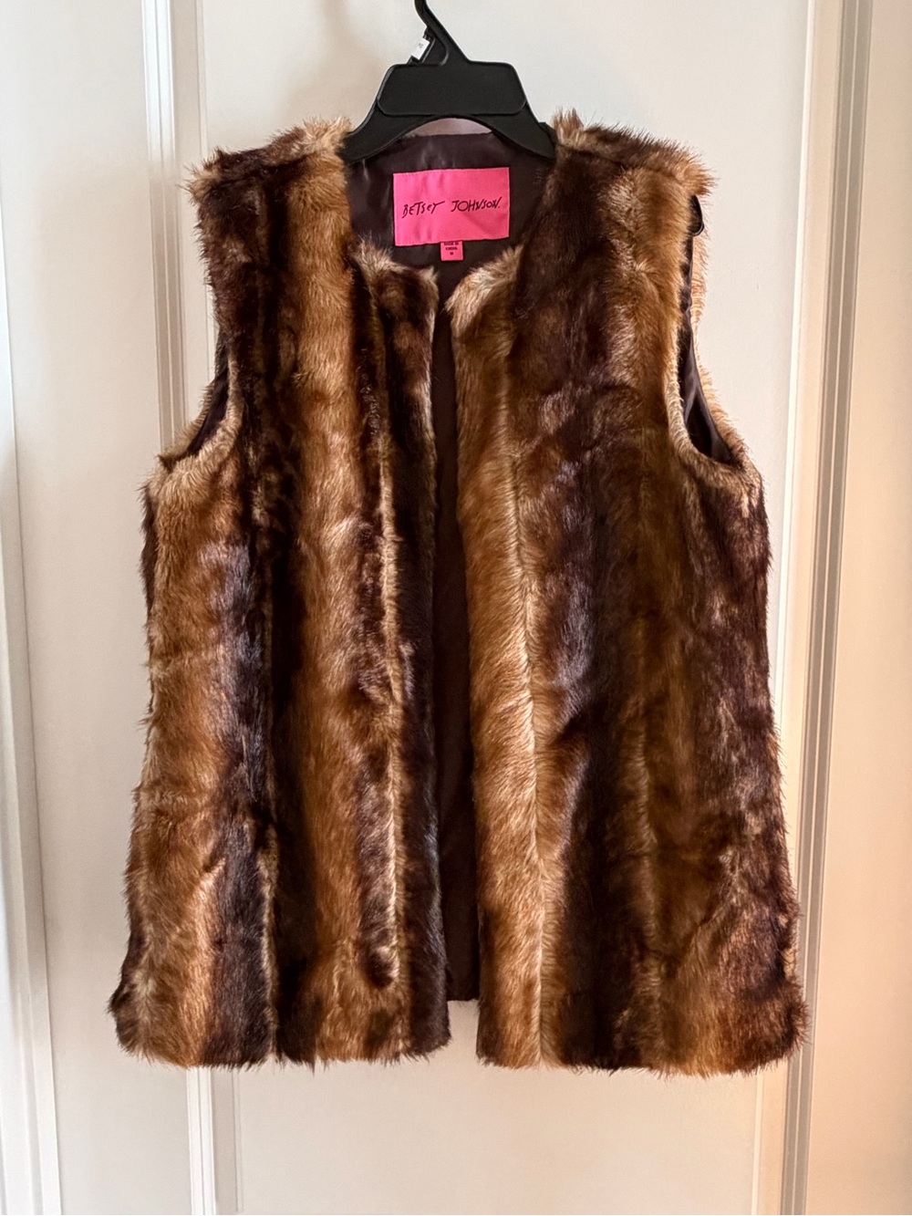 Betsey Johnson Brown Faux Fur Vest with Warm Chestnut Tones